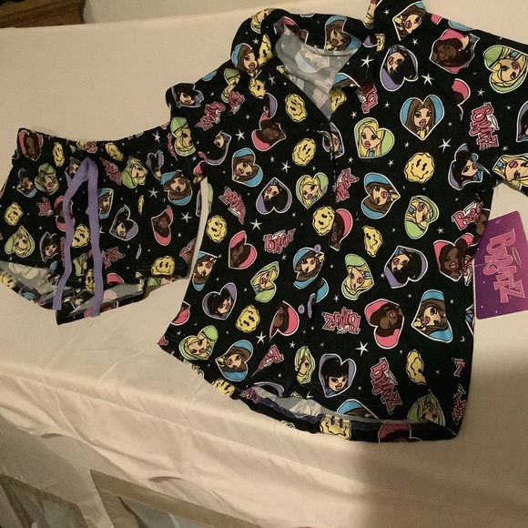 Bratz pj set - Picture 1 of 3